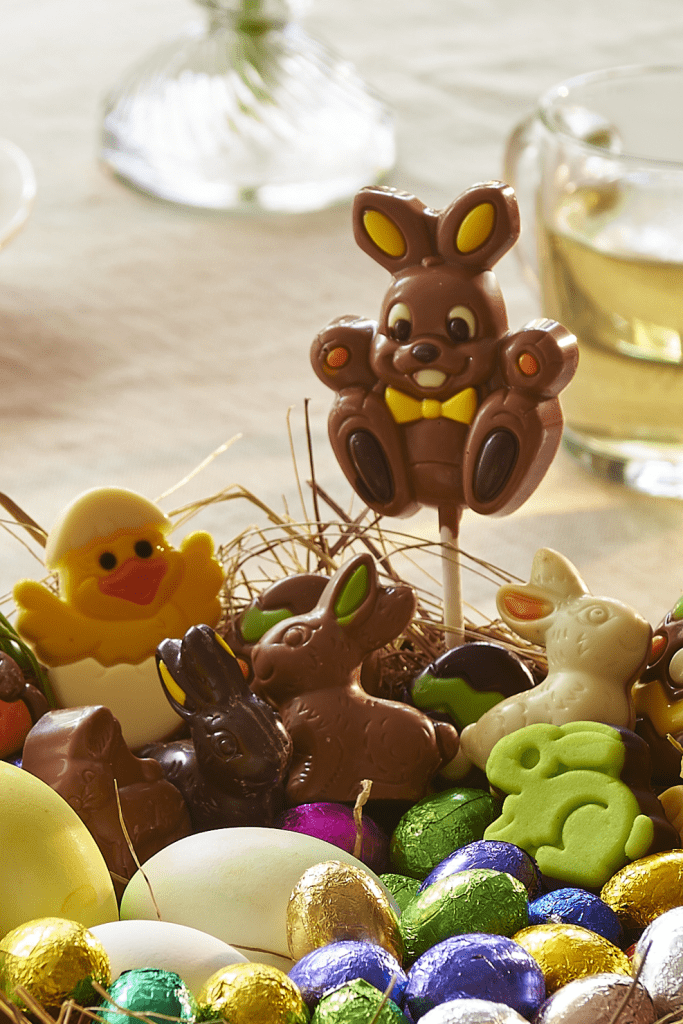 Martinez chocolade easter lollypop, chicks, marzipan